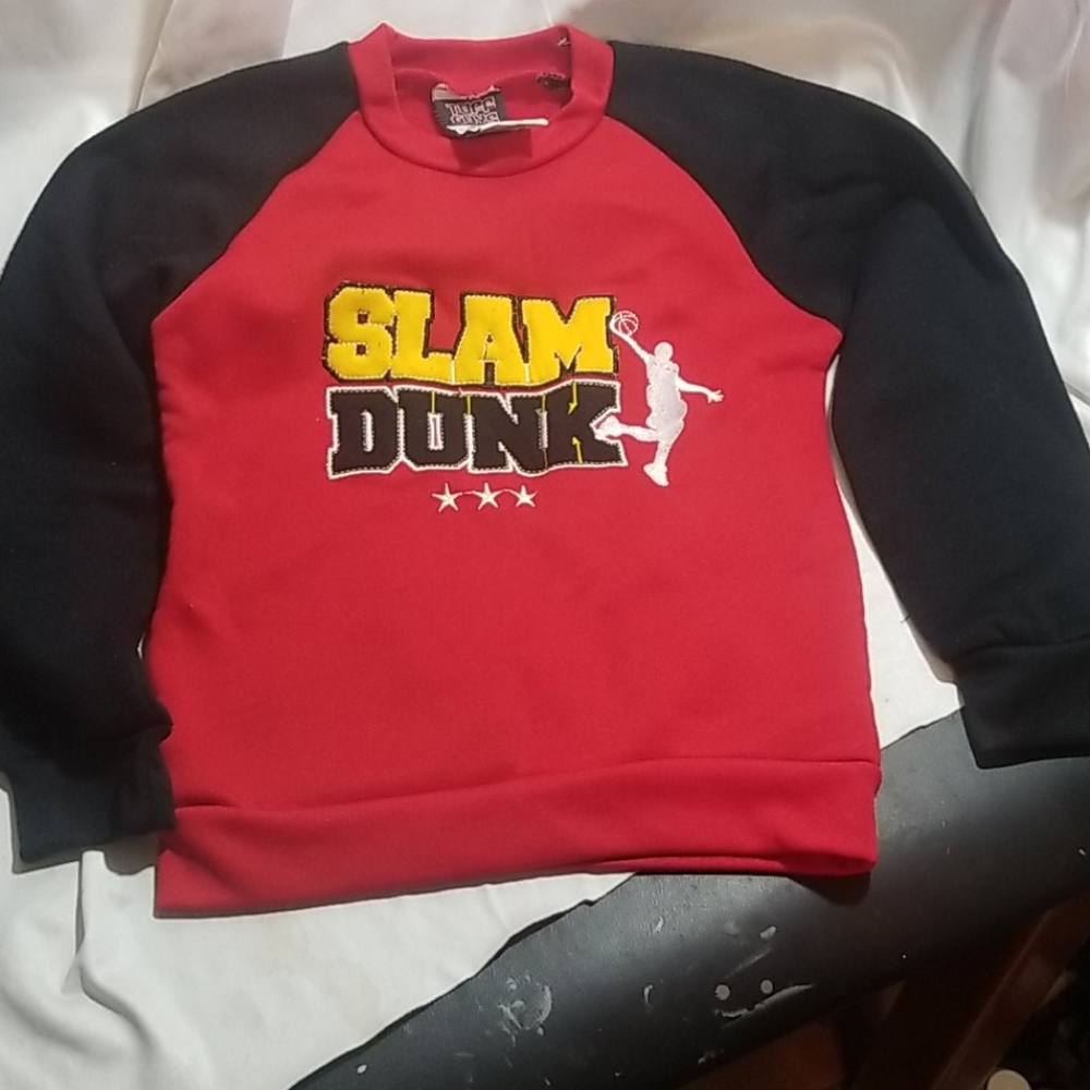 KIDS slam dunk size 7 shirt